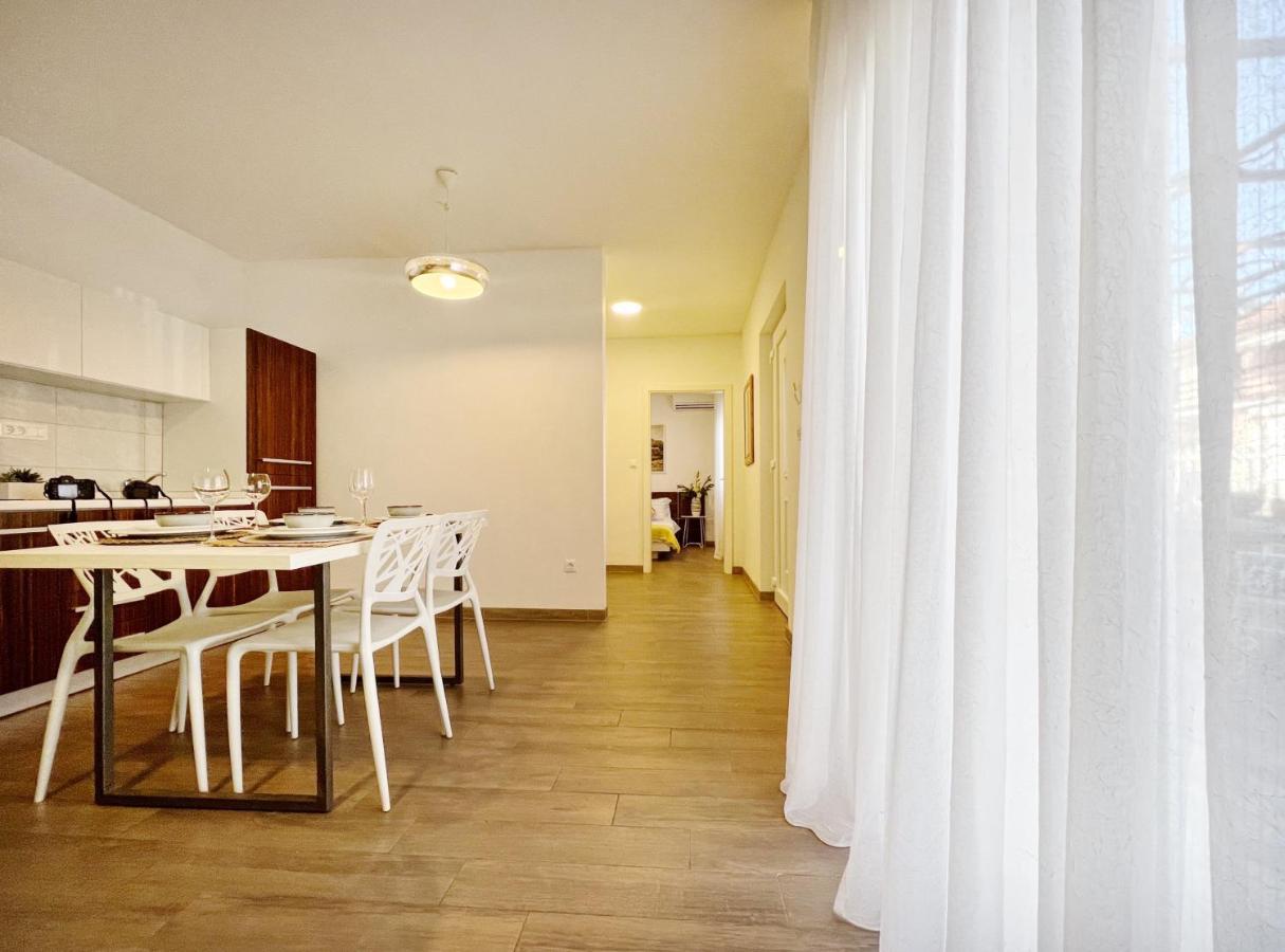 Apartments Teodora Maria Novigrad Istria Exteriör bild